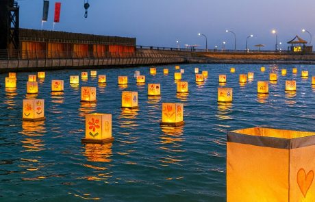 תל אביב-יפו מתקשטת ומוארת ומציינת את חג החנוכה וחג המולד
