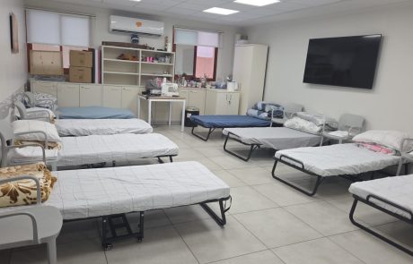 שני מרחבי לינה ממוגנים נוספים לאזרחיות ולאזרחים וותיקים ברחבי העיר