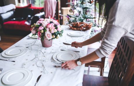 איך להכין סידור פרחים לשולחן החג הקרוב?